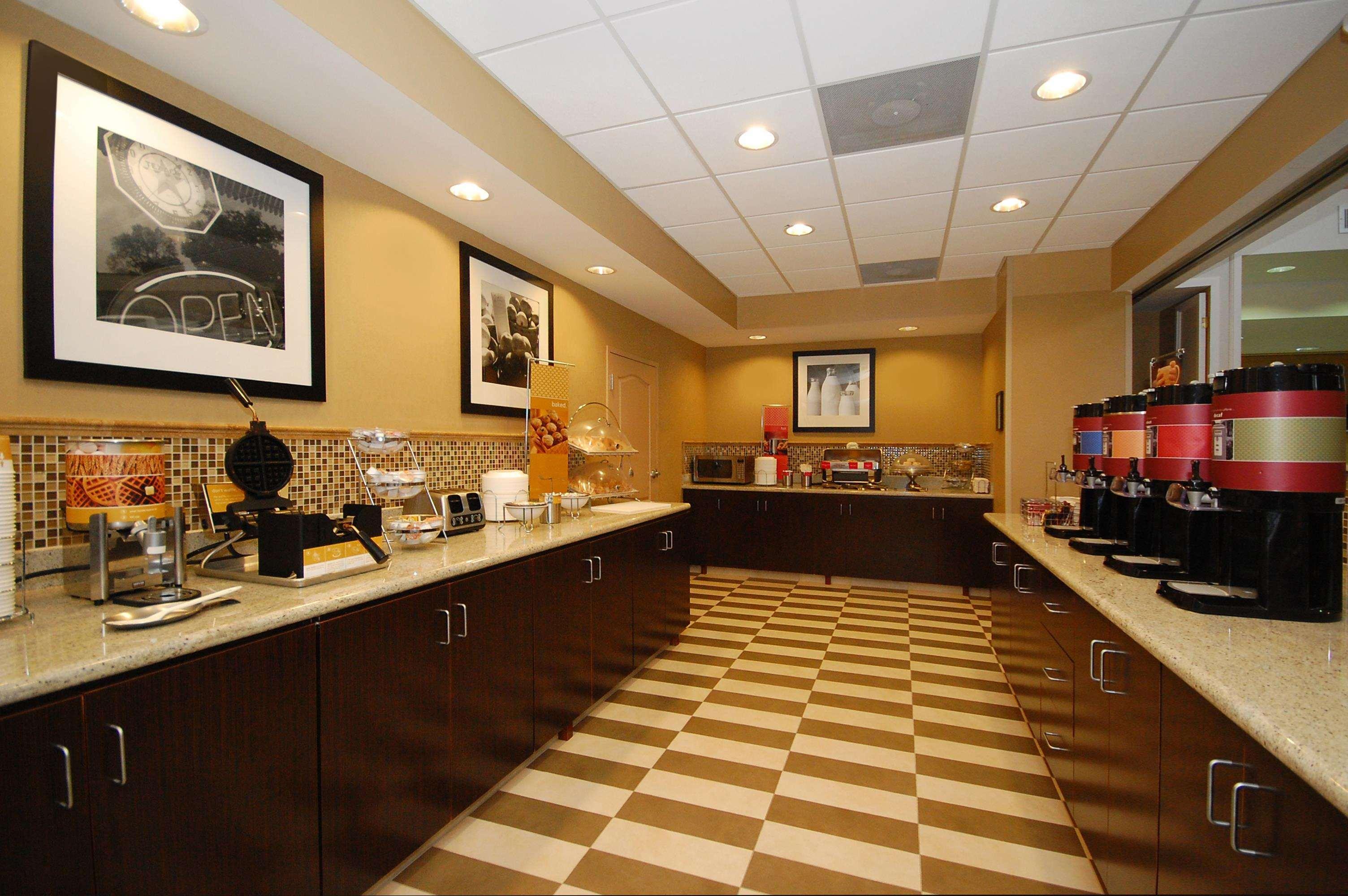 Hampton Inn Jackson/Flowood - Airport Area Ms Luckney Restoran fotoğraf